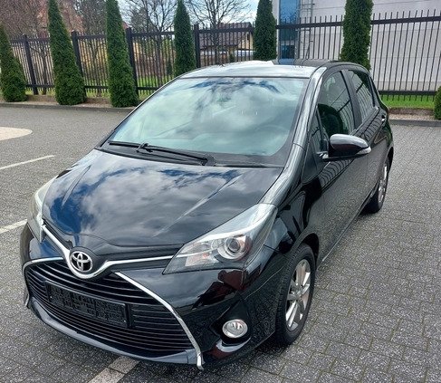 Toyota Yaris cena 41900 przebieg: 107000, rok produkcji 2015 z Radom małe 191